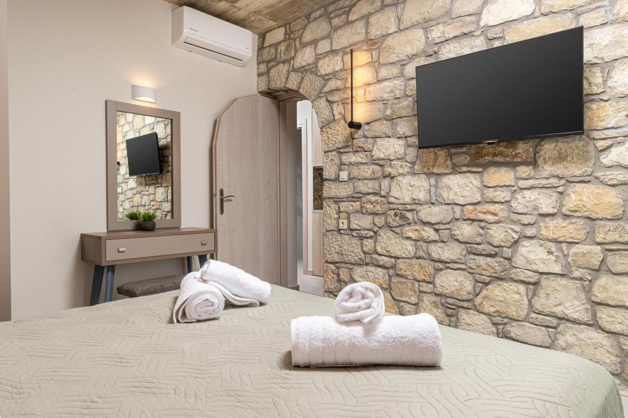 Achatis Apartments With Sea View Kolimvárion Ngoại thất bức ảnh